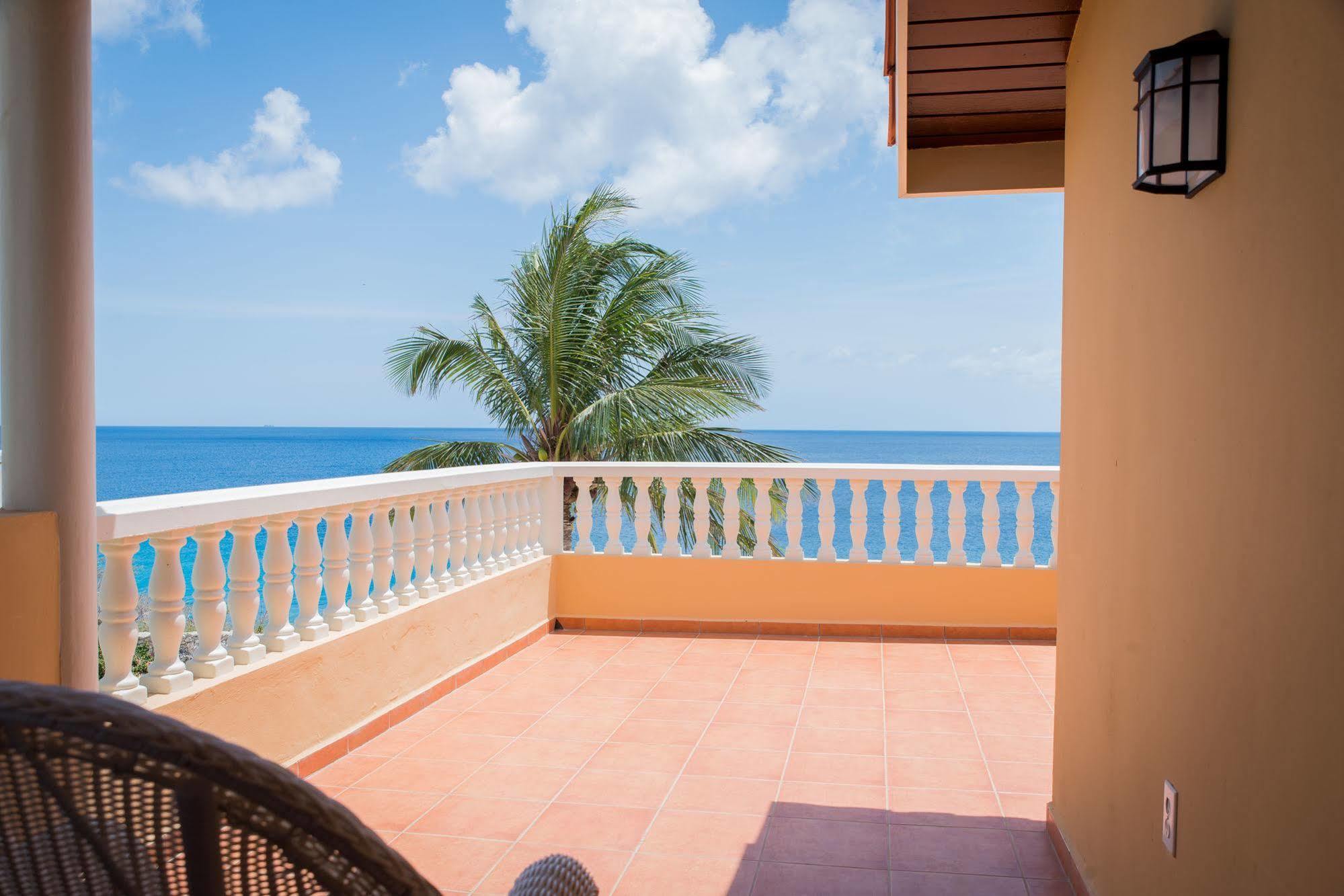 Lagun Blou Dive And Beach Resort Ngoại thất bức ảnh